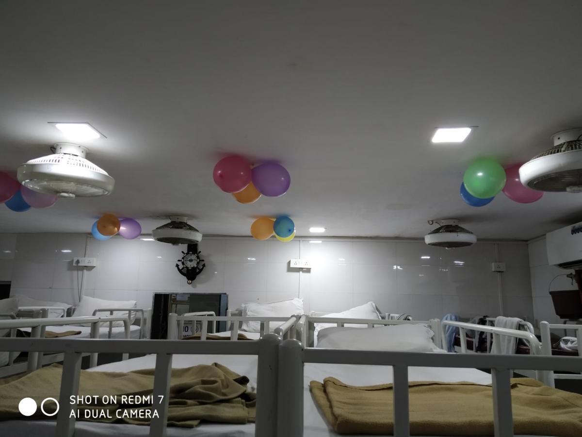 Star Dormitory Mumbai Exterior foto